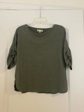 Max Studio Olive Green Short Sleeve Tunic with Sleeve Detail